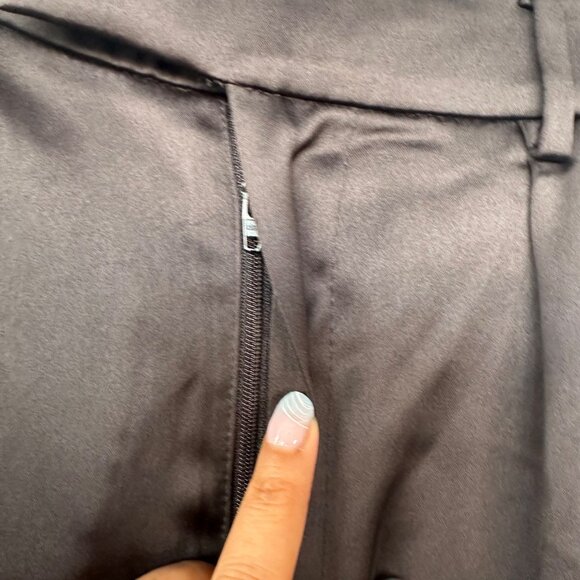 ⭐Women Satin Bermuda Short Sz 2 High-Waist Pleated Black Belt Loops Rear Pockets - Picture 3 of 8